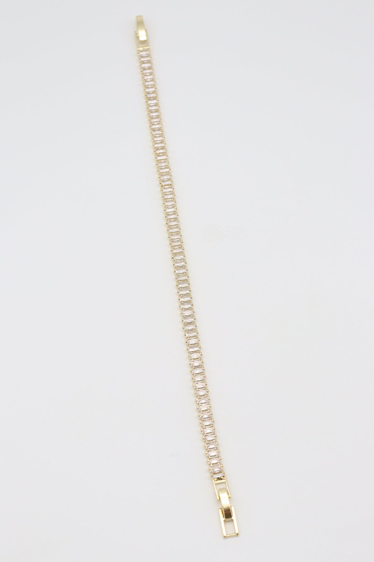 Liora Kadın Zirkon Taşlı  Gold Renk Zincir Detaylı Bileklik (17+2cm)