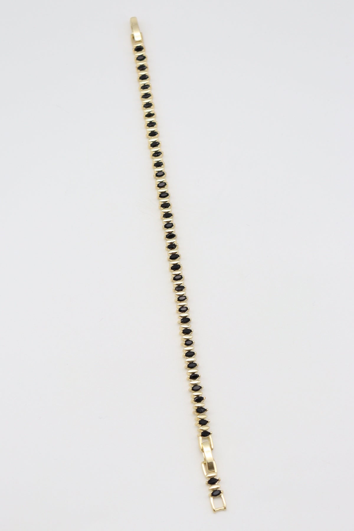 Zora Kadın Gold Siyah Zirkon Taşlı Bileklik (17+2cm)