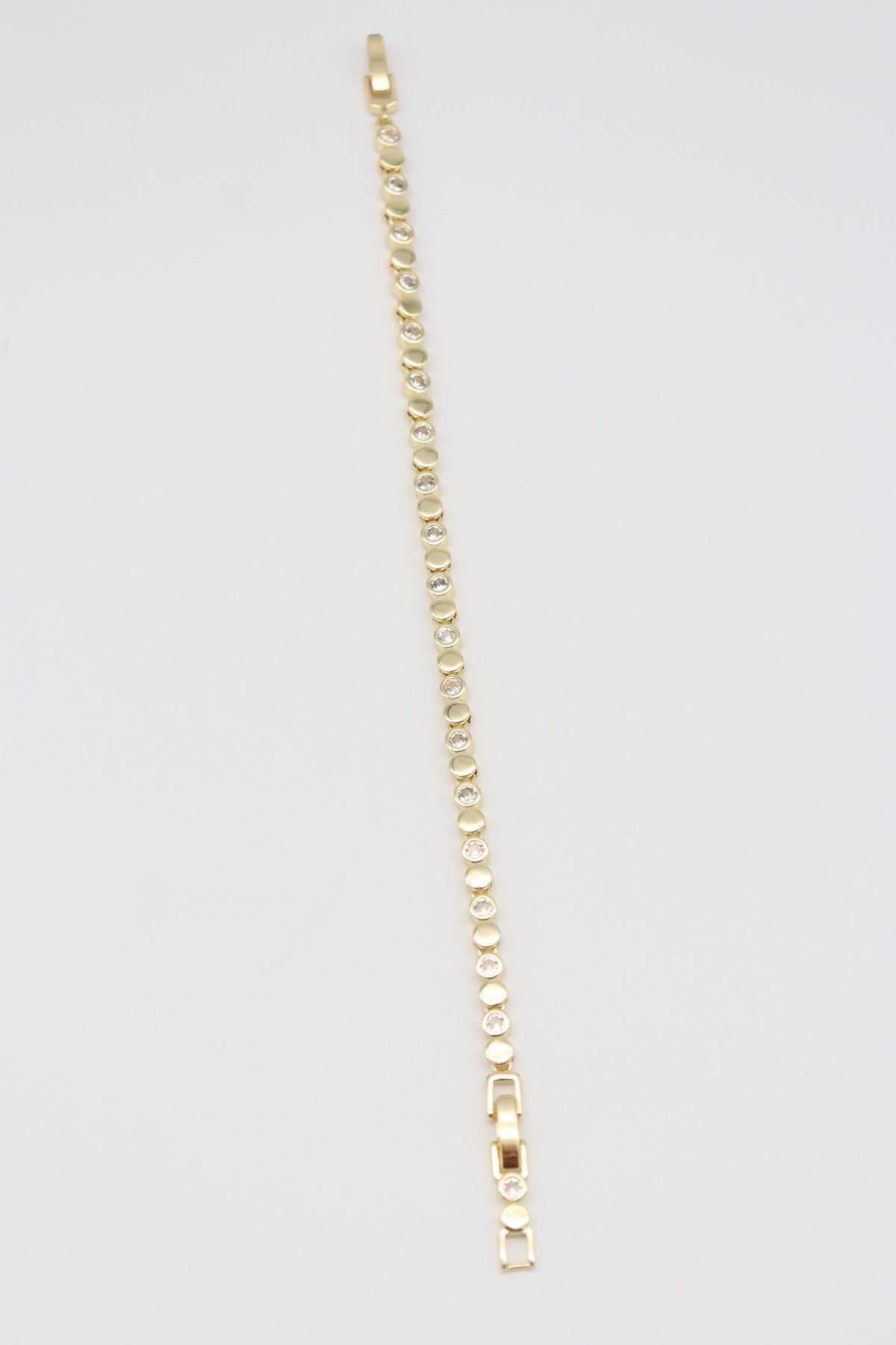 Elara Kadın  Zirkon Taşlı Gold Renk Zincir Detaylı Bileklik (17+2cm)